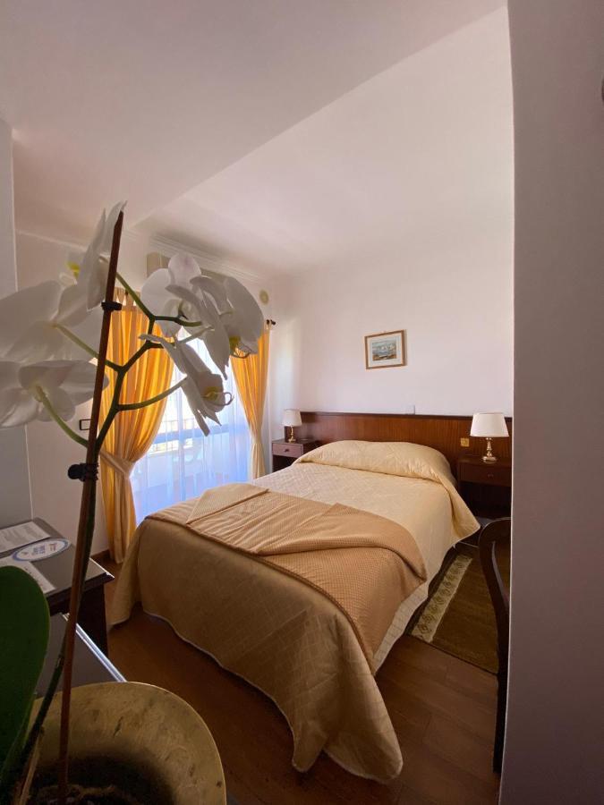 Guest House Toca Dos Grilos Эшторил Экстерьер фото